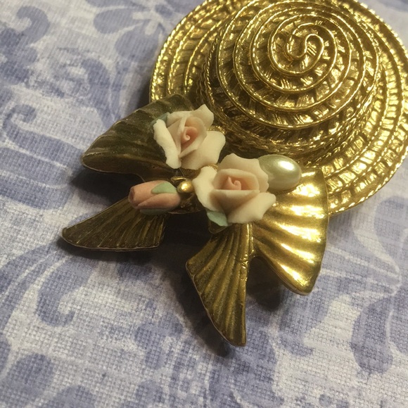 Victorian Hat Ceramic Roses Pearl Hat Pin Brooch - Picture 4 of 4